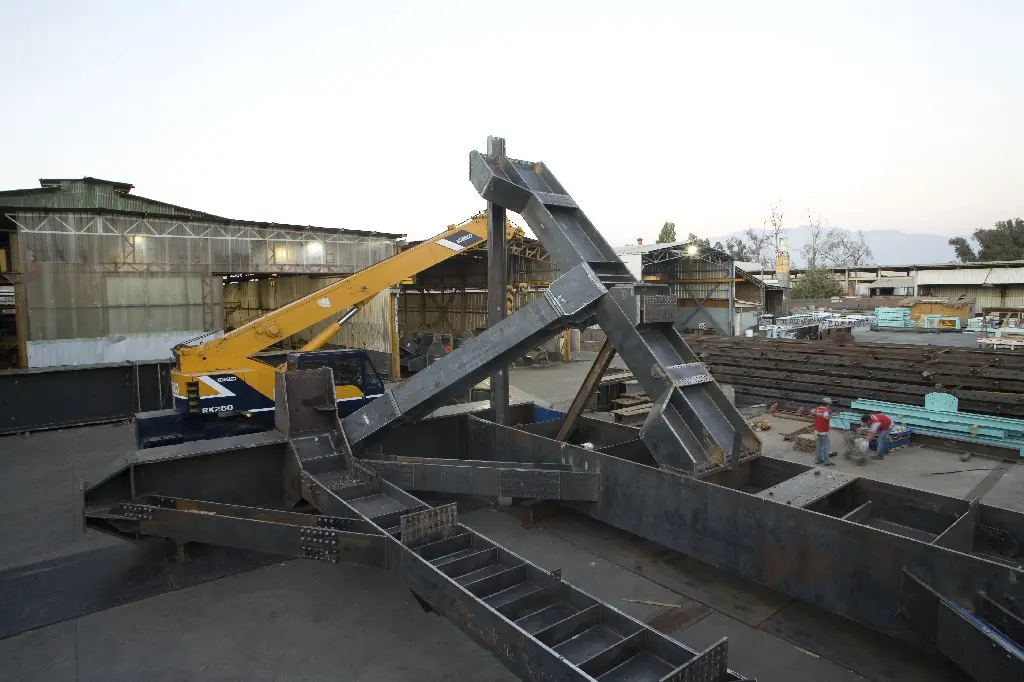 <strong>Estructuras Metálicas Pesadas y Livianas:</strong>